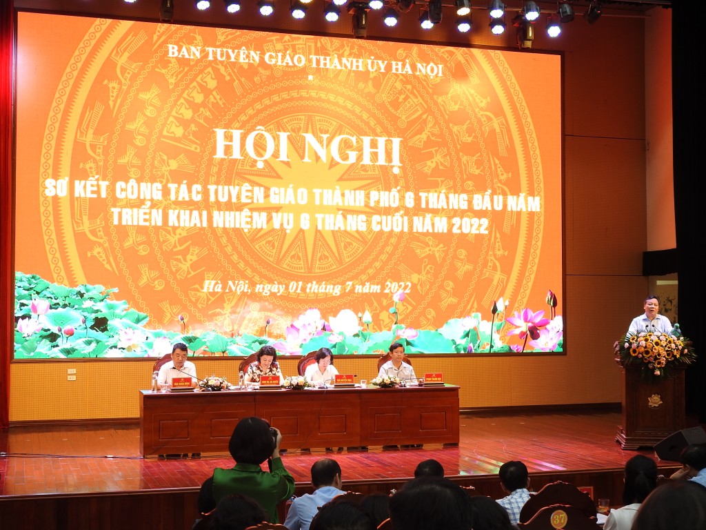 Phát biểu chỉ đạo tại hội nghị, Phó Bí thư Thành ủy Nguyễn Văn Phong