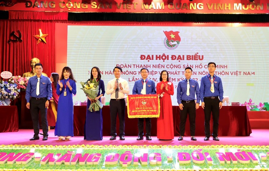 Đại hội Đoàn TNCS Hồ Chí Minh Agribank khoá IV, nhiệm kỳ 2022 - 2027 diễn ra thành công tốt đẹp