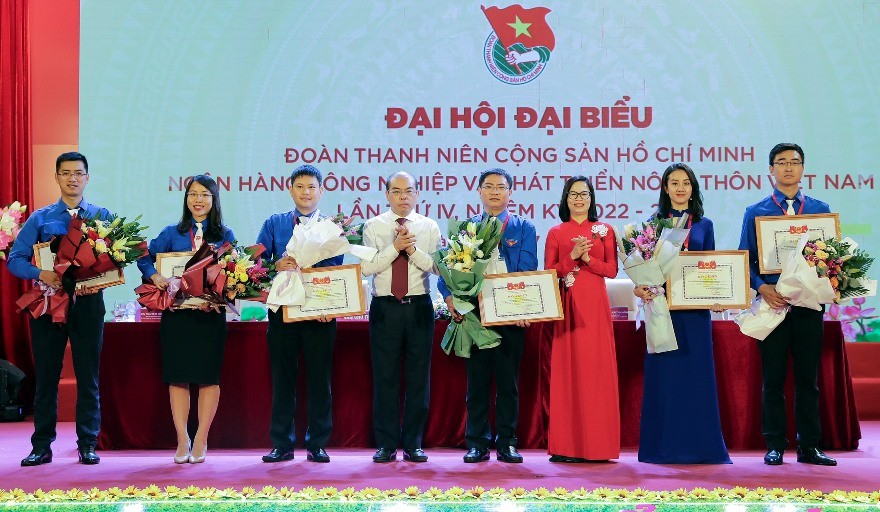 Đại hội Đoàn TNCS Hồ Chí Minh Agribank khoá IV, nhiệm kỳ 2022 - 2027 diễn ra thành công tốt đẹp