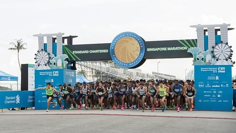 Hình ảnh tại vạch xuất phát của giải chạy bộ Standard Chartered Singapore Marathon năm 2019. (Nguồn ảnh: Facebook/Standard Chartered Singapore Marathon)