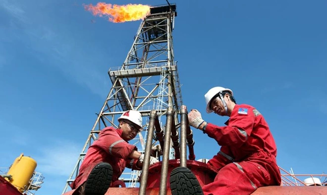 Ngân sách Nhà nước thu từ dầu thô tăng vọt nhờ giá neo cao