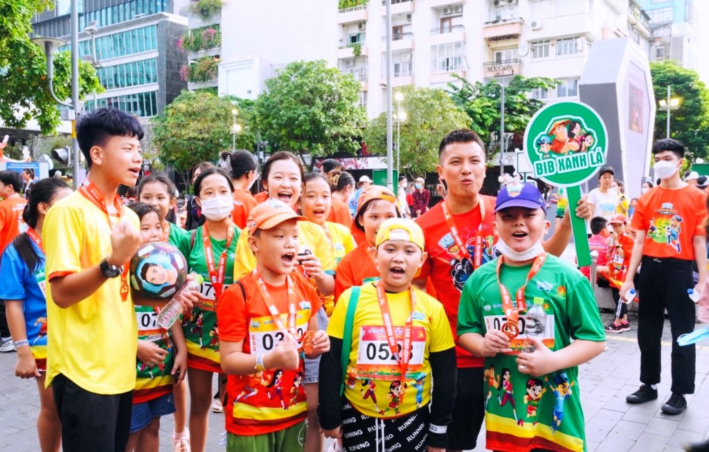 700 gia đình hào hứng tham gia giải chạy “Gia đình vui khỏe - Kun family run”