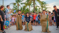 Giới trẻ đổ bộ “Quận Ocean” tham dự lễ hội Biển