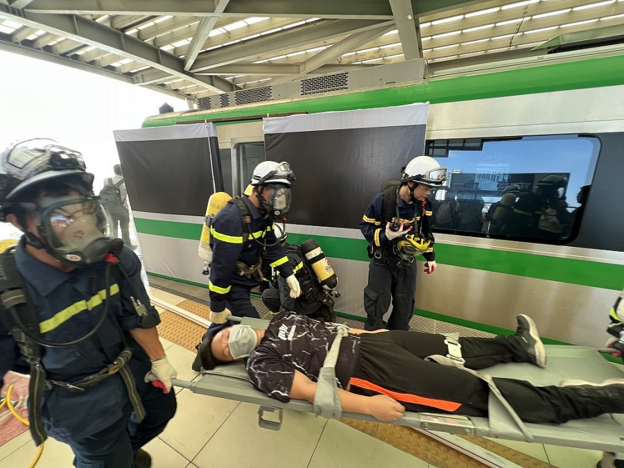 Diễn tập chữa cháy, cứu nạn ở khu vực nhà ga trên tuyến đường sắt Cát Linh - Hà Đông