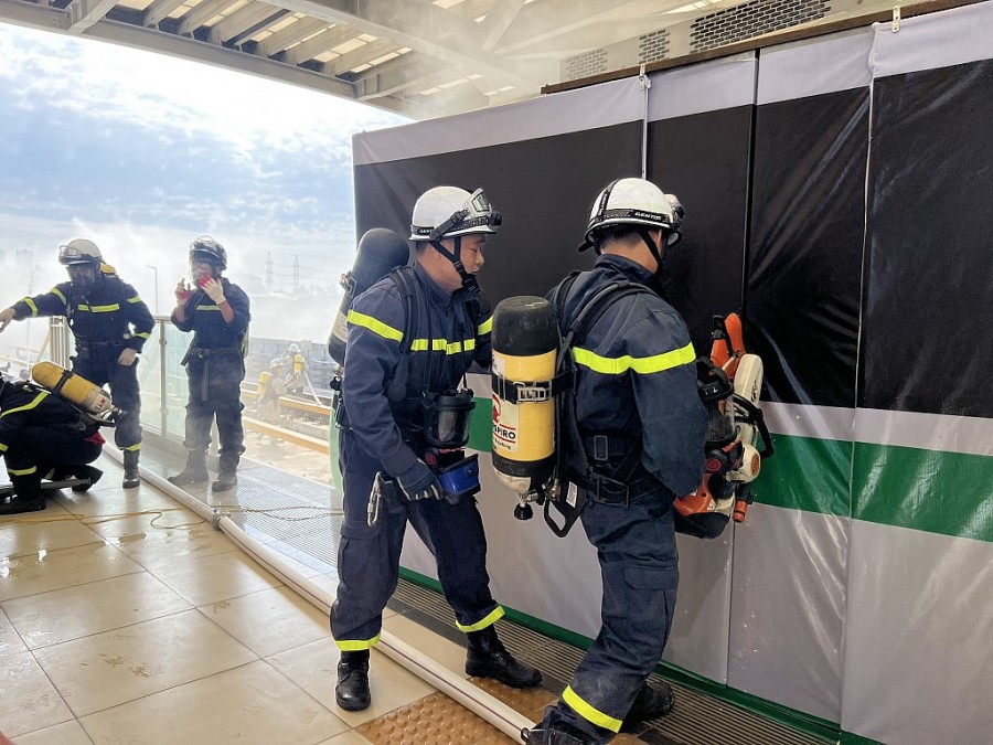 Diễn tập chữa cháy, cứu nạn ở khu vực nhà ga trên tuyến đường sắt Cát Linh - Hà Đông