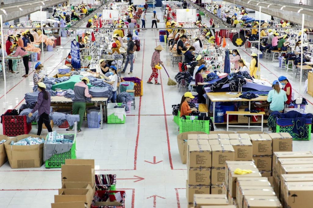 Bloomberg nhận định Việt Nam sẽ vượt mục tiêu tăng trưởng năm 2022 (Ảnh: Bloomberg) Bloomberg nhận định Việt Nam sẽ vượt mục tiêu tăng trưởng năm 2022 (Ảnh: Bloomberg)