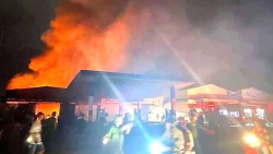 Hà Nội: Cảnh sát nhanh chóng khống chế vụ cháy nhà xưởng trên địa bàn huyện Quốc Oai