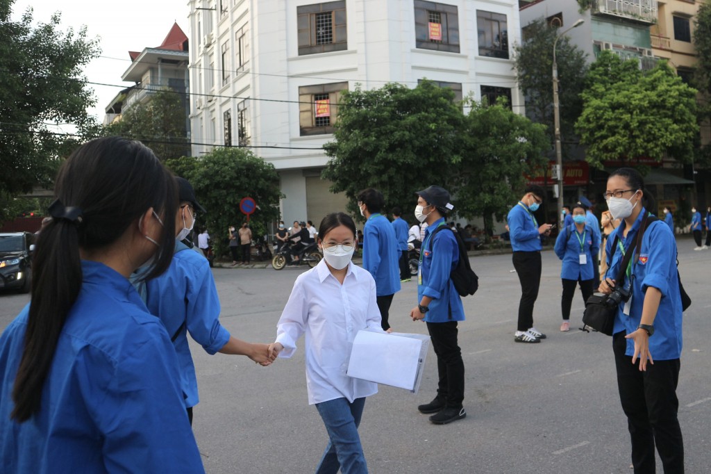 Phó Bí thư Thành đoàn Hà Nội Nguyễn Tiến Hưng thăm đội hình Phó Bí thư Thành đoàn Hà Nội Nguyễn Tiến Hưng thăm đội hình
