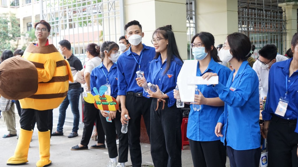 Chương trình Tiếp sức mùa thi thu hút hơ 1000 tình nguyện viên tạ thành phố Hải Phòng tham gia