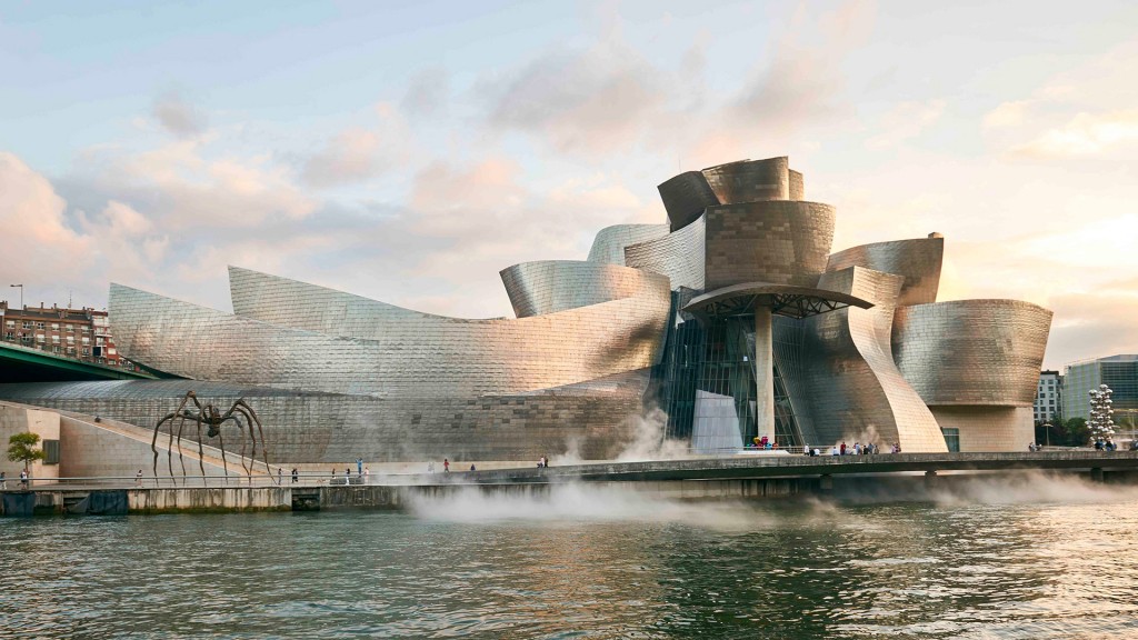 Bảo tàng Guggenheim Bilbao là một điểm đến nổi tiếng tại Tây Ban Nha