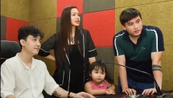 Con gái ca sĩ Nguyễn Ngọc Anh theo chân bố mẹ đi thu âm cho dự án âm nhạc mới