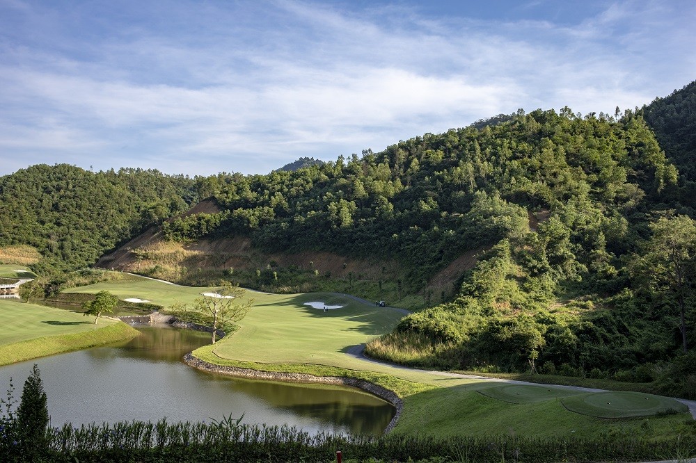 Sân Golf Hilltop Valley - Geleximco: Nơi thỏa mãn đam mê của các golfer