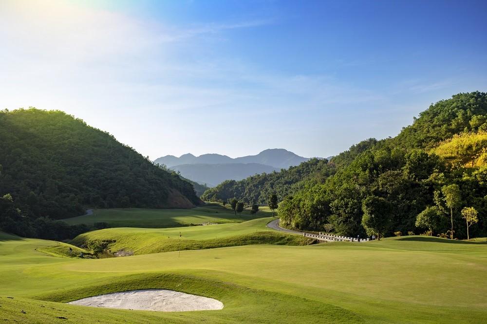 Sân Golf Hilltop Valley - Geleximco: Nơi thỏa mãn đam mê của các golfer