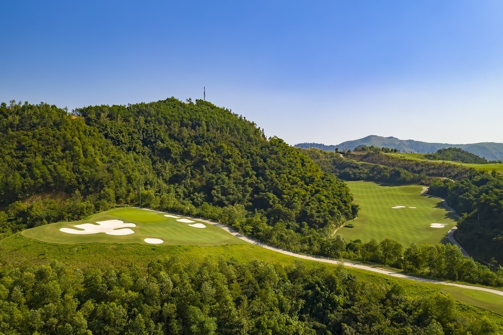 Sân Golf Hilltop Valley - Geleximco có gì đặc biệt?