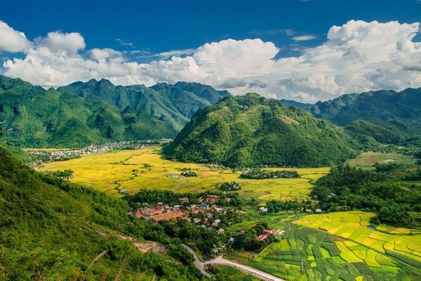 Hệ sinh thái du lịch hoàn chỉnh là thế mạnh tạo đà cho bất động sản Hòa Bình. 