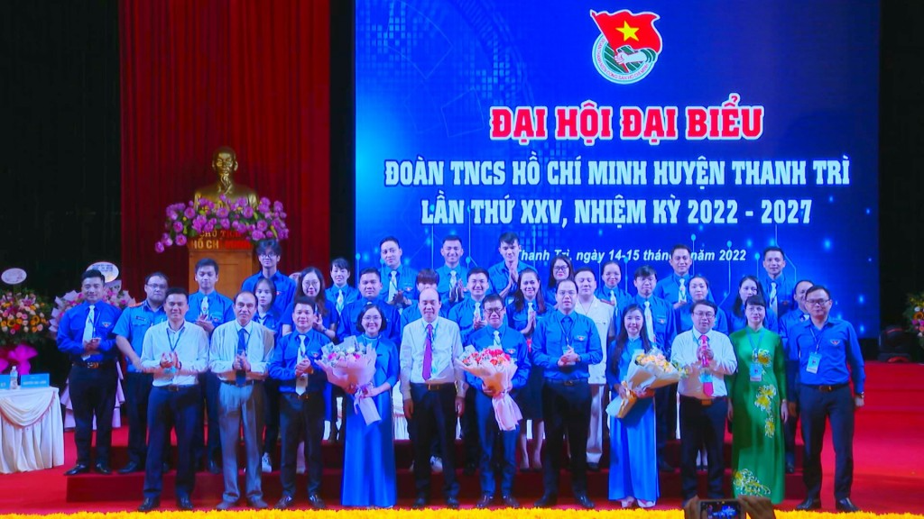 Ban chấp hành Huyện đoàn Thanh Trì nhiệm kỳ 2022 - 2027 ra mắt tại Đại hội