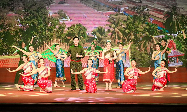 Chương trình nghệ thuật chào mừng kỷ niệm 60 năm ngày thiết lập quan hệ ngoại giao Việt Nam - Lào
