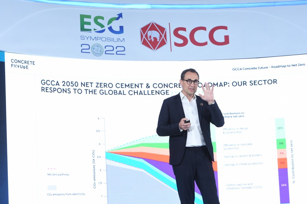 Ông Thomas Guillot, Giám đốc điều hành Hiệp hội Bê tông và Xi măng Toàn cầu (Global Cement and Concrete Association- GCCA), hiệp hội quốc tế dành cho tập đoàn sản xuất xi măng quy mô lớn chia sẻ các bài học kinh nghiệm khi triển khai ESG