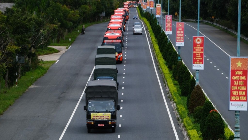 Tập đoàn Phương Trang - chia sẻ yêu thương “vượt bão” COVID-19