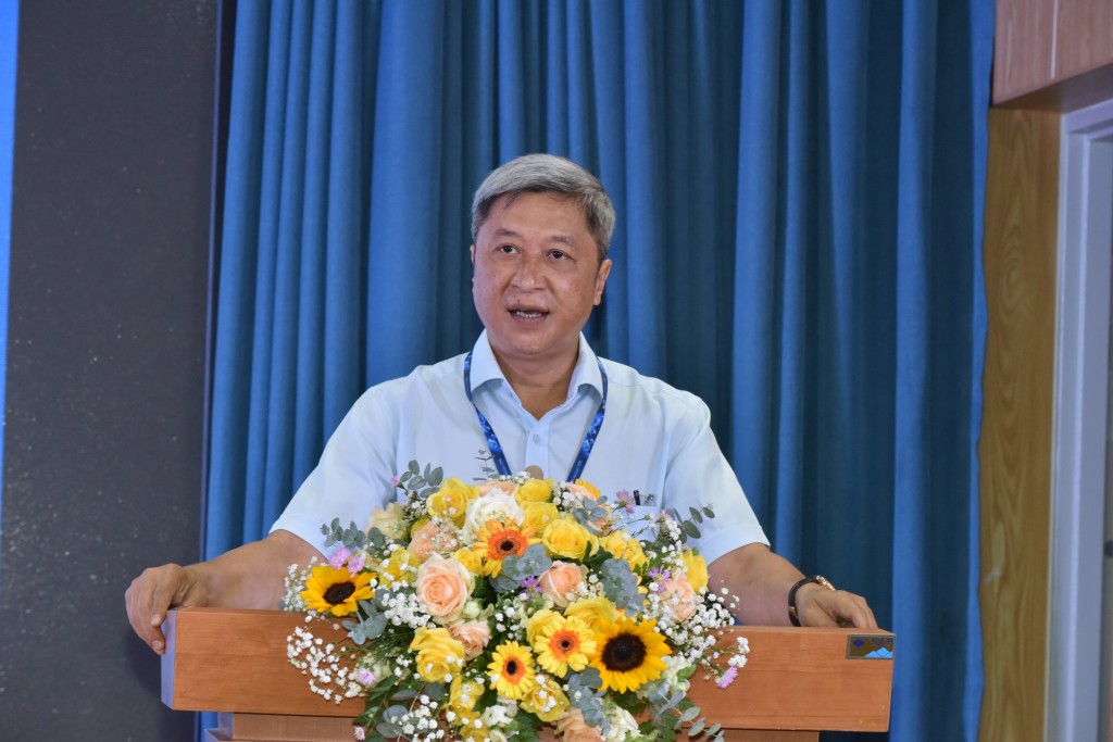 Thứ trưởng Bộ Y tế Nguyễn Trường Sơn phát biểu tại hội nghị