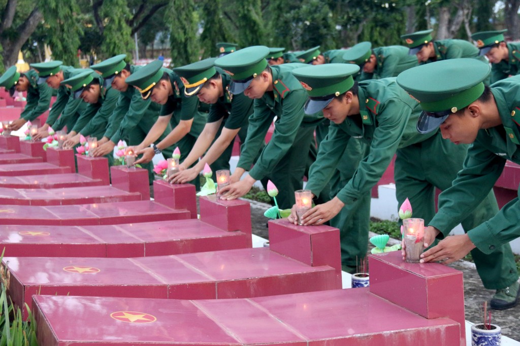 Khơi dậy niềm tự hào dân tộc trong thế hệ trẻ qua triển lãm “75 năm đền ơn đáp nghĩa”