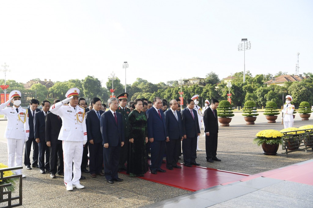 Lãnh đạo Đảng, Nhà nước, TP Hà Nội tưởng niệm các anh hùng liệt sĩ