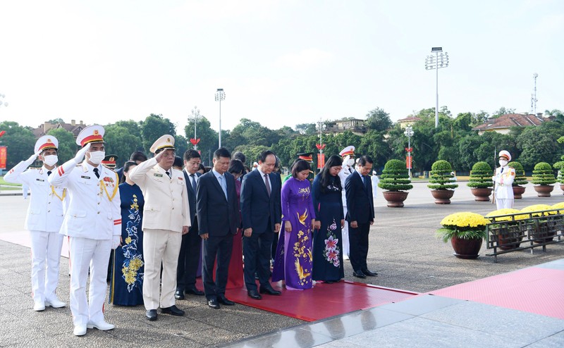 Lãnh đạo Đảng, Nhà nước, TP Hà Nội tưởng niệm các anh hùng liệt sĩ