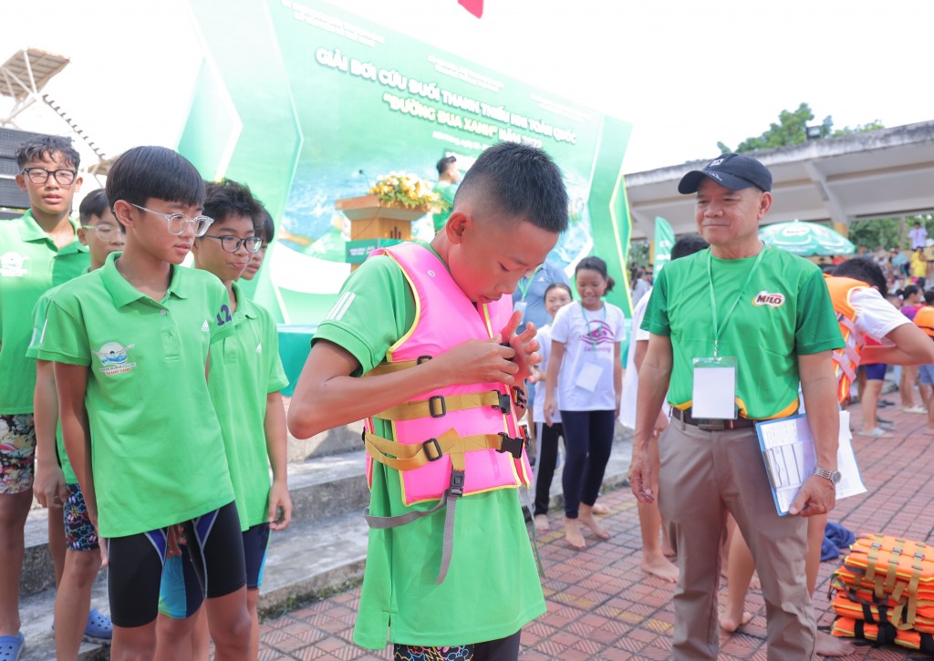 Kỹ năng cứu đuối và phòng, chống tai nạn đuối nước trẻ em ngày càng trở nên thiết yếu bên cạnh những kỹ năng sống khác