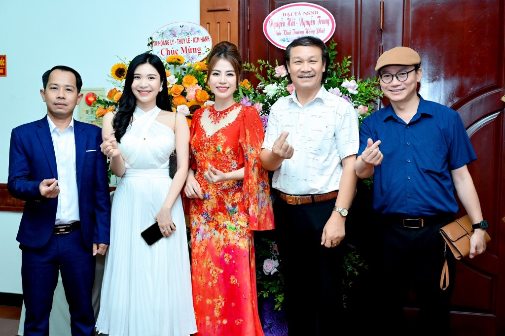 Mãn nhãn với BST của NTK Thoa Trần trong fashion show “Bông hồng vàng”