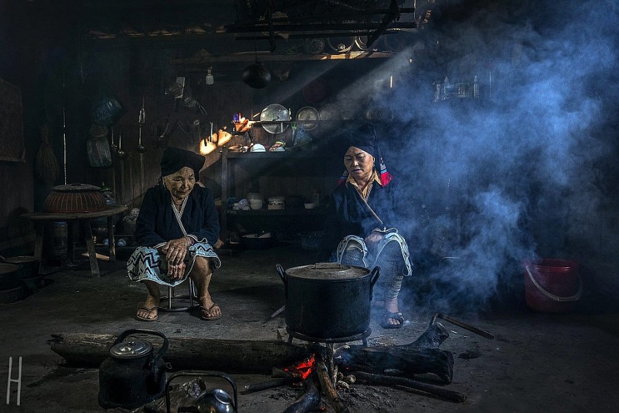 Theo đó, bản Sưng chọn ra 3 hộ gia đình thử nghiệm làm du lịch cộng đồng. Các hộ dân được tập huấn kỹ năng làm du lịch, từ bài trí homestay, nấu ăn, cho đến cách phục vụ du khách. Theo đó, bản Sưng chọn ra 3 hộ gia đình thử nghiệm làm du lịch cộng đồng. Các hộ dân được tập huấn kỹ năng làm du lịch, từ bài trí homestay, nấu ăn, cho đến cách phục vụ du khách.