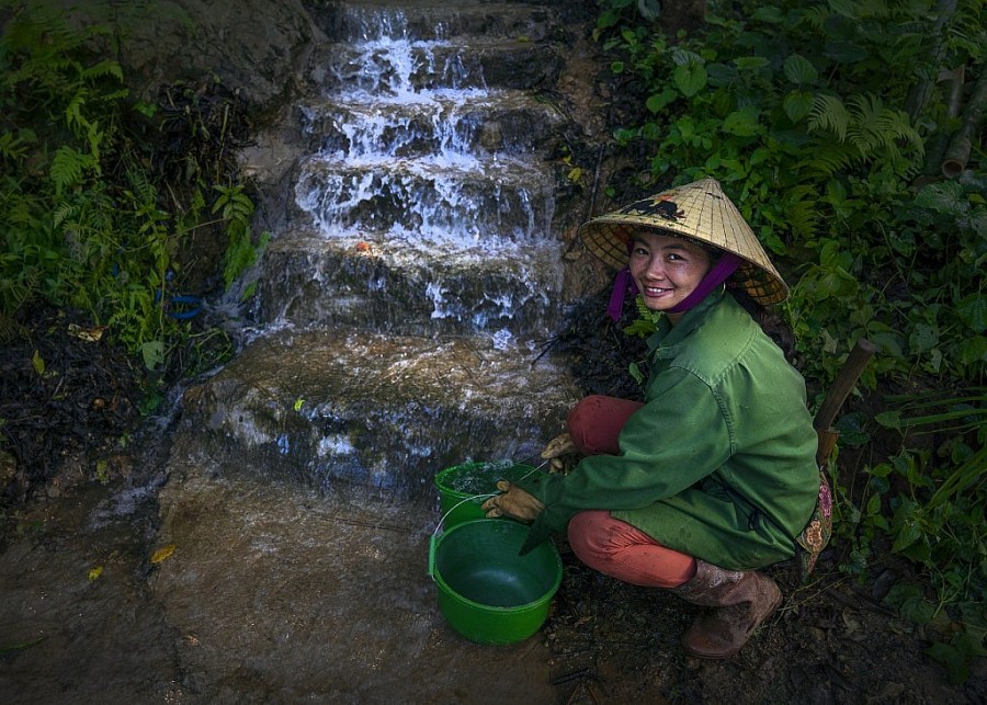 Nụ cười bản Sưng