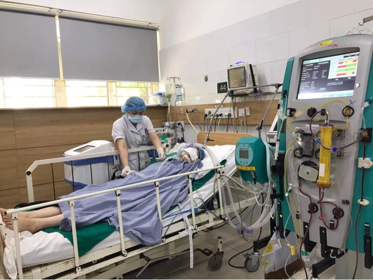 Hình ảnh bệnh nhân điều trị tại Trung tâm Chống độc, Bệnh viện Bạch Mai