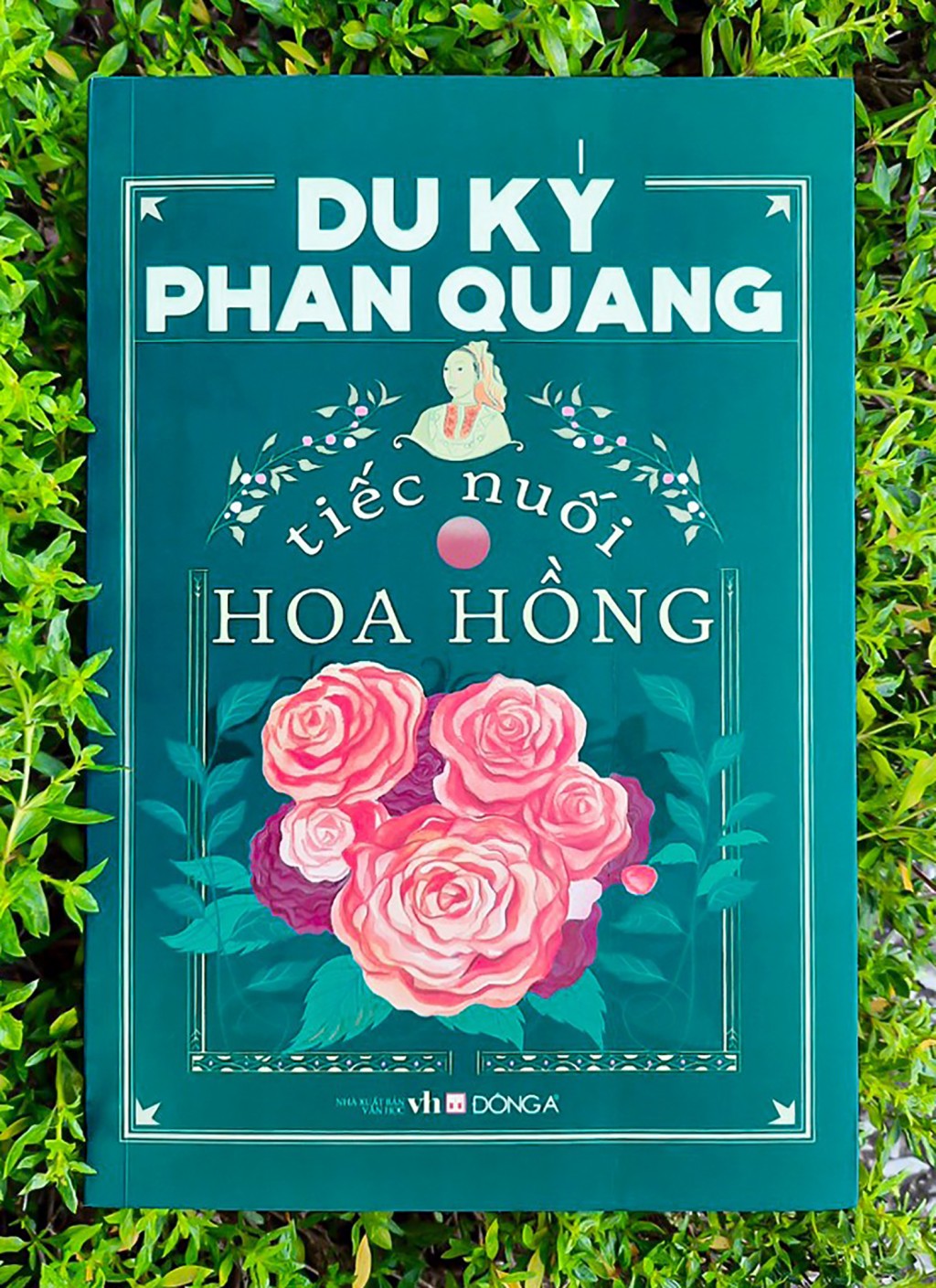 Đọc “Tiếc nuối hoa hồng” - du ký của Phan Quang: Sức cuốn hút của những con chữ