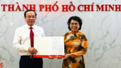 Bà Tô Thị Bích Châu, Chủ tịch UBMTTQ Việt Nam TP Hồ Chí Minh giữ chức Bí thư Quận 1