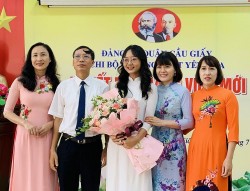 Học sinh đầu tiên của trường THPT Yên Hòa được kết nạp Đảng