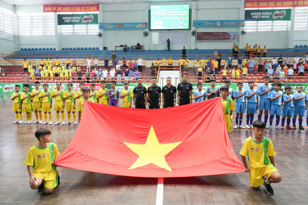 Sông Lam Nghệ An và Hải An Tây Ninh là hai đội bóng xuất sắc giành tấm vé chơi trận chung kết