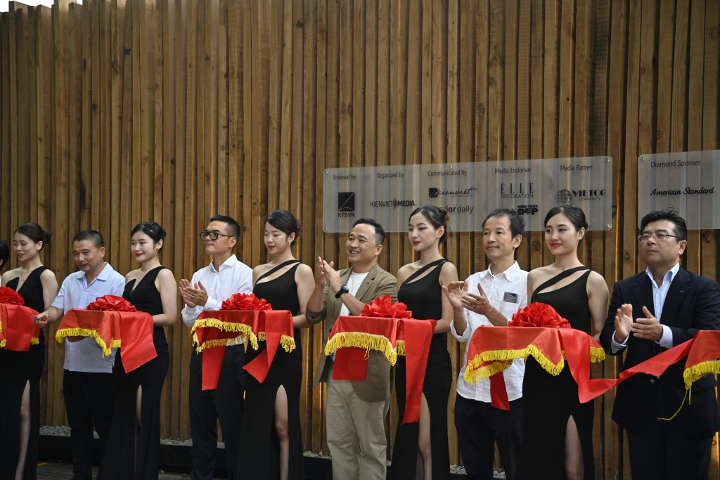 Lễ cắt băng khai mạc Pavilion(1) Lễ cắt băng khai mạc Pavilion(1)