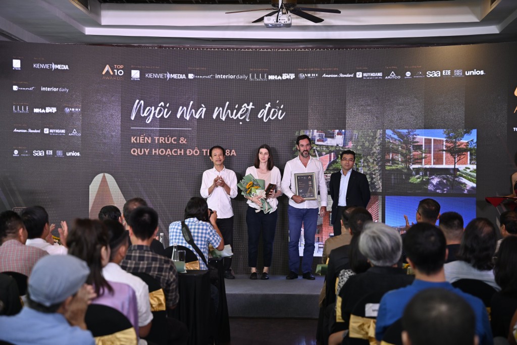 Ngôi nhà nhiệt đới của tác giả KTS Grégoire Du Pasquier - Chủ tịch Group 8 Architecture _ Urban Planning Ngôi nhà nhiệt đới của tác giả KTS Grégoire Du Pasquier - Chủ tịch Group 8 Architecture _ Urban Planning