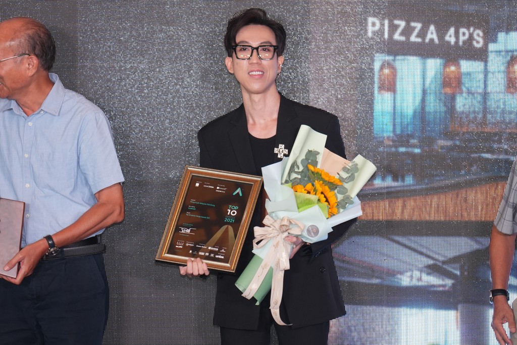Pizza 4P’s “Vượt”của tác giả KTS Lê Hưng Trọng - Giám đốc Lê House Pizza 4P’s “Vượt”của tác giả KTS Lê Hưng Trọng - Giám đốc Lê House