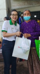 FE CREDIT trao quà và hỗ trợ học bổng tại tỉnh Bình Phước