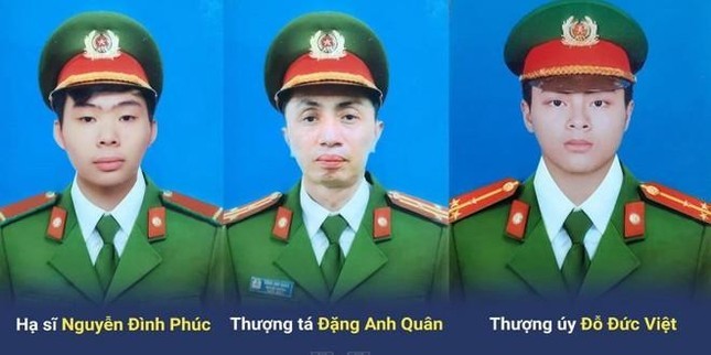 Thăng quân hàm với 3 cán bộ, chiến sỹ Cảnh sát PCCC đã dũng cảm hy sinh khi làm nhiệm vụ