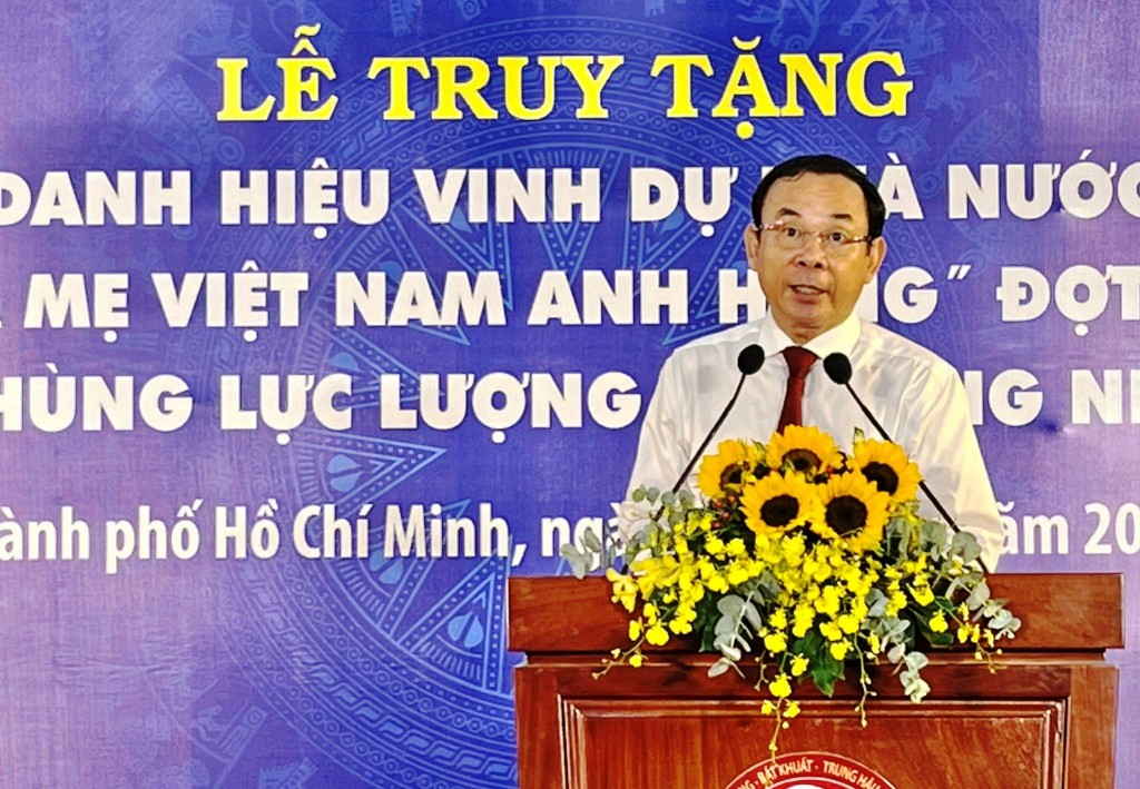 Đồng chí Nguyễn Văn Nên, Ủy viên Bộ Chính trị, Bí thư Thành ủy TP Hồ Chí Minh đến dự và phát biểu tại buổi lễ