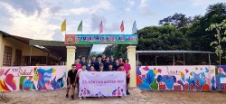 Học sinh TH School vẽ tranh tường, làm thiện nguyện tại vùng đất khó khăn nhất Nghệ An