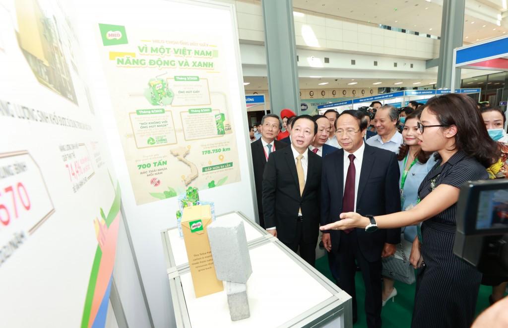 Phó Thủ tướng Lê Văn Thành và Bộ trưởng Bộ TN_MT đánh giá cao các sáng kiến của Nestlé nhằm hướng tới mục tiêu phát thải ròng bằng 0 vào năm 2050