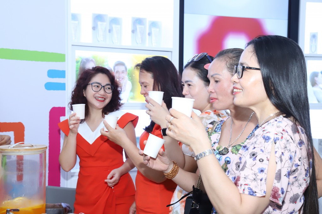 Nu Skin ra mắt sản phẩm và thiết bị mới trên nền tảng thương mại xã hội EmpowerMe