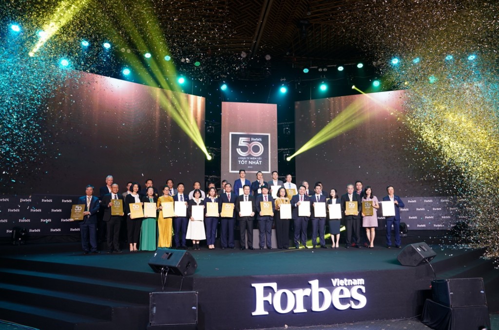 Forbes tôn vinh 50 công ty niêm yết tốt nhất Việt Nam năm 2022.