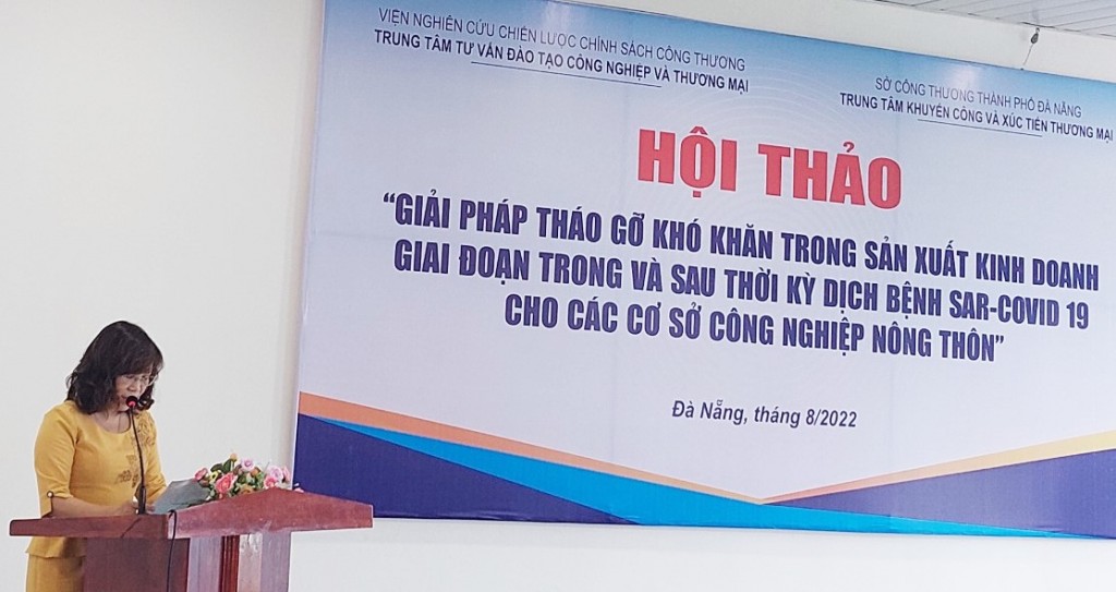 Bà Nguyễn Thị  Thúy Mai, PGĐ Sở Công Thương Thành Phố Đà Nẵng phát biểu tại Hội thảo
