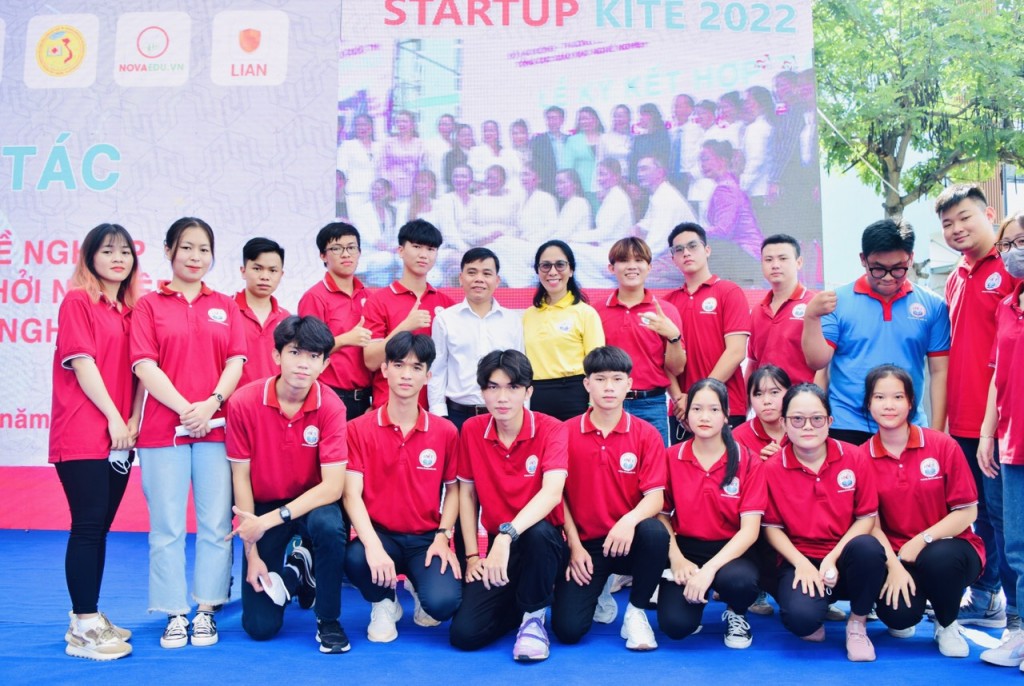 Sinh viên trường Cao đẳng Kỹ Nghệ II tham gia một sự kiện Startup năm 2022