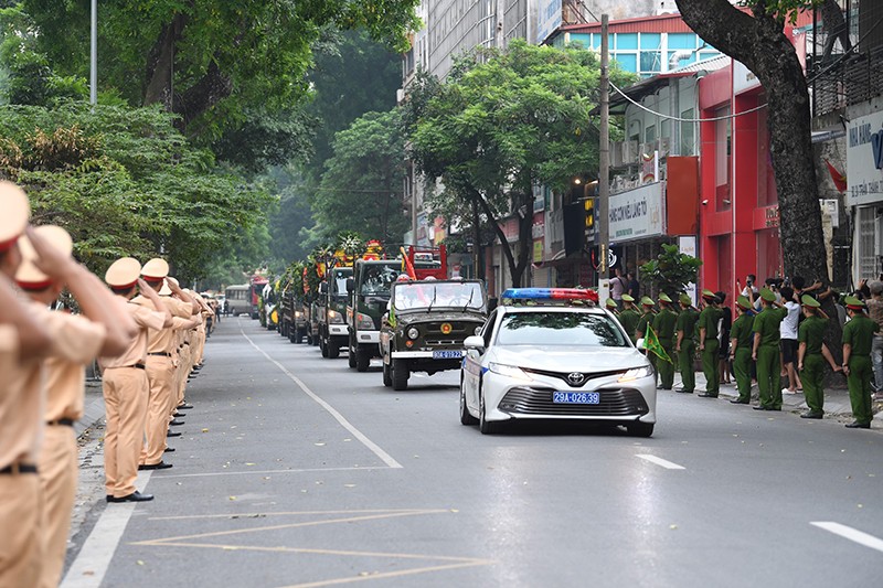 Hình ảnh xúc động tiễn biệt 3 liệt sĩ về nơi an nghỉ cuối cùng