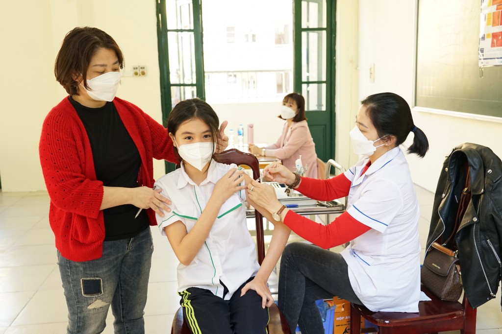 Quận Ba Đình đảm bảo an toàn tiêm vaccine phòng COVID-19 cho trẻ em từ 12 đến 17 tuổi